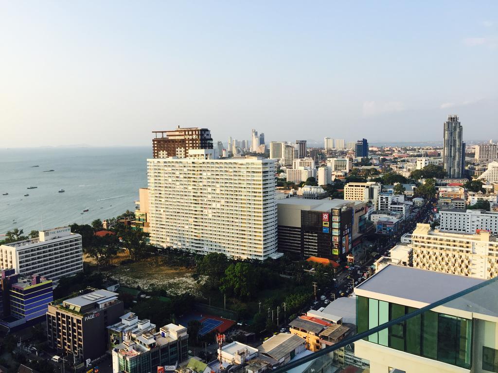 Base Central Pattaya By Alex Buitenkant foto